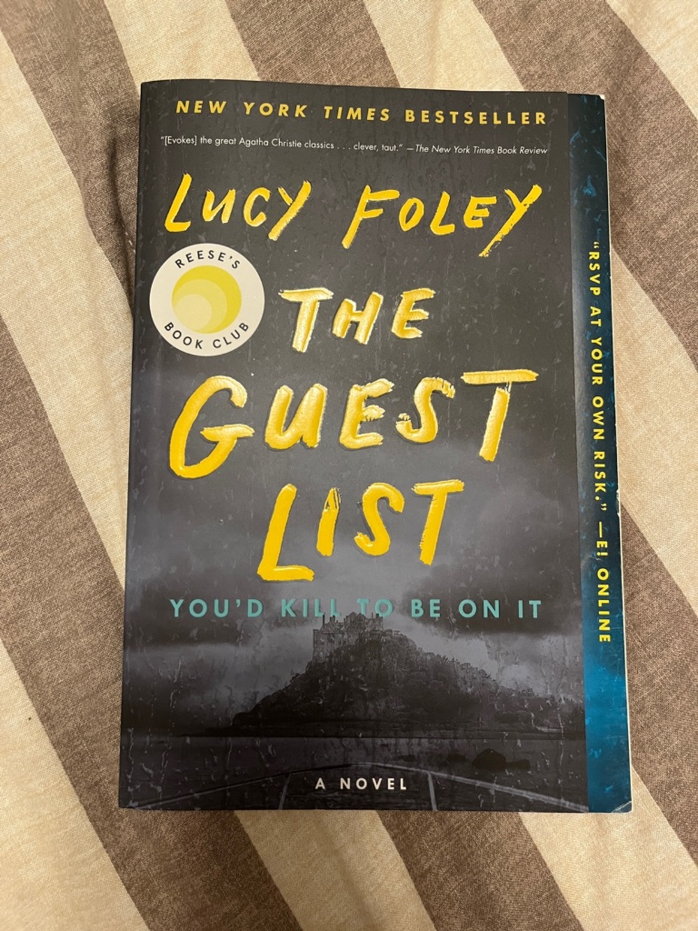 Lucy Foley - The Guest List (Yellow & Black Cover)